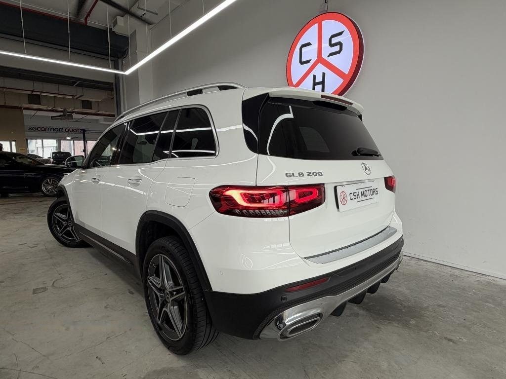 Mercedes-Benz GLB-Class GLB200 AMG Line Premium photo 4