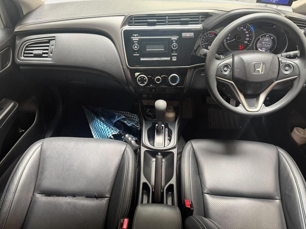 Honda City 1.5A V photo 5