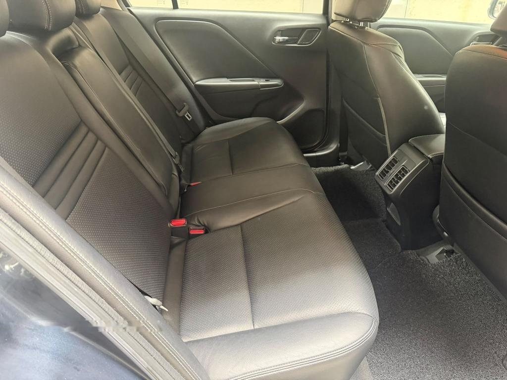 Honda City 1.5A V photo 7