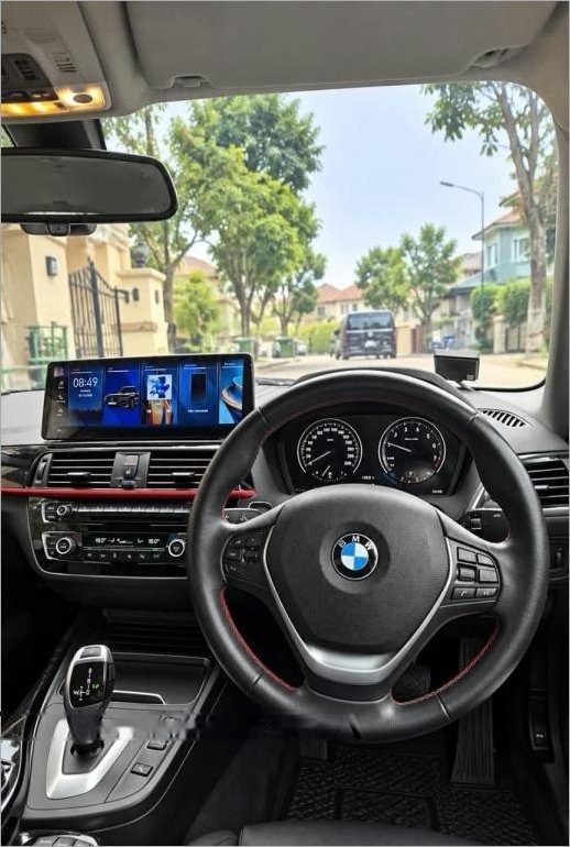 BMW 2 Series 218i Coupe Sunroof photo 5