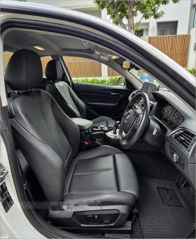 BMW 2 Series 218i Coupe Sunroof photo 7