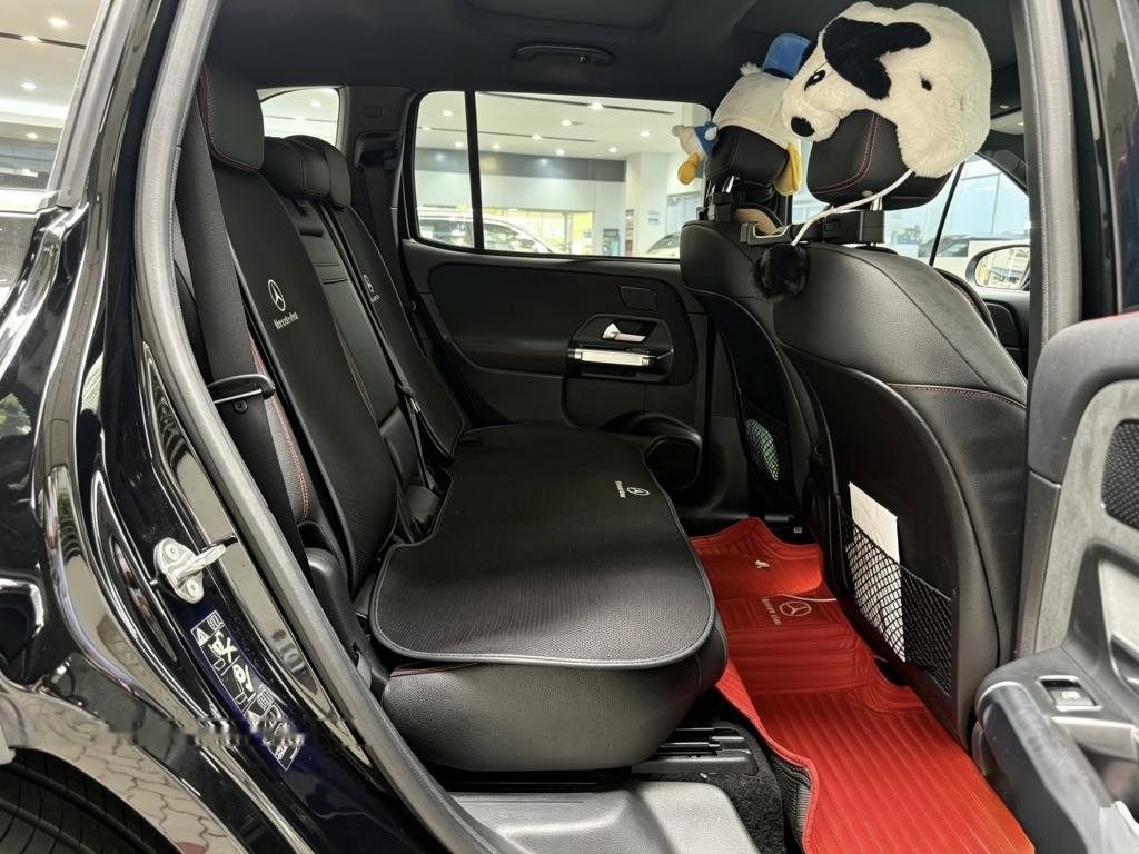 Mercedes-Benz GLB-Class GLB200 AMG Line Premium Plus 7-Seater photo 7
