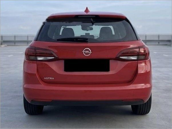 Opel Astra Sports Tourer Diesel 1.6A Turbo photo 4