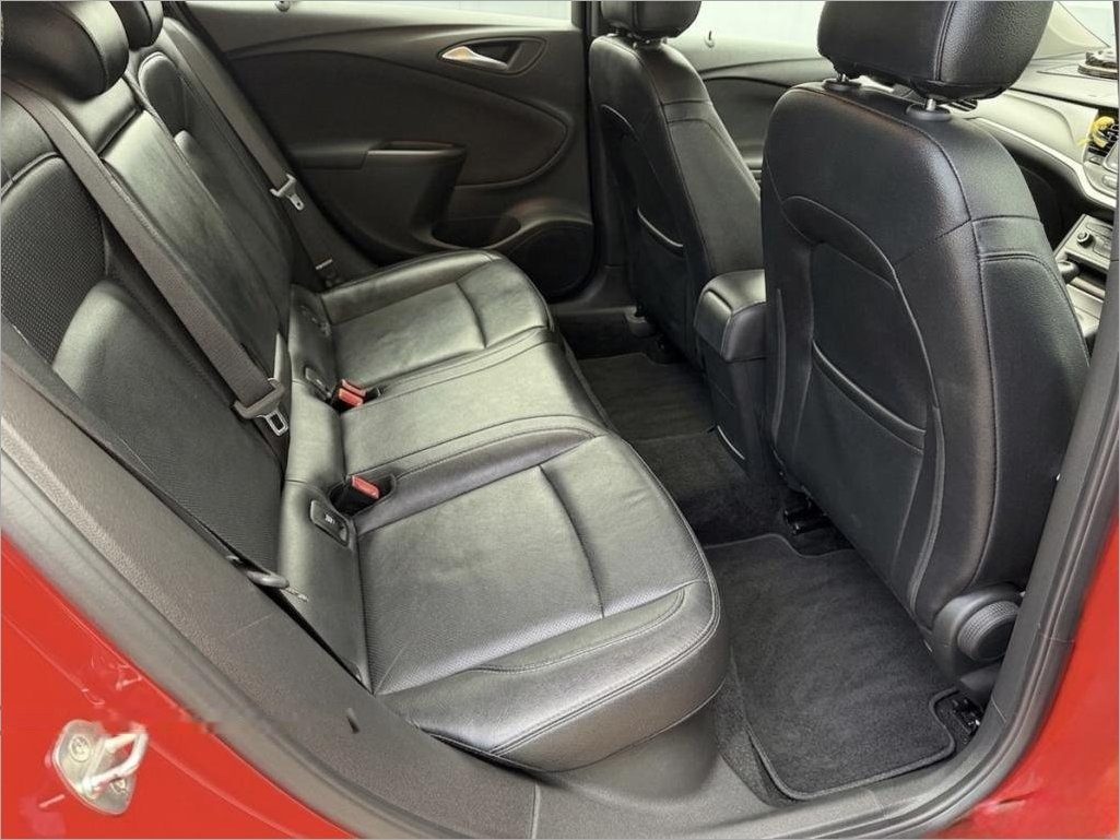 Opel Astra Sports Tourer Diesel 1.6A Turbo photo 8