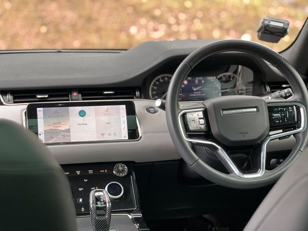 Land Rover Range Rover Evoque Mild Hybrid 2.0A R-Dynamic SE Sunroof photo 5