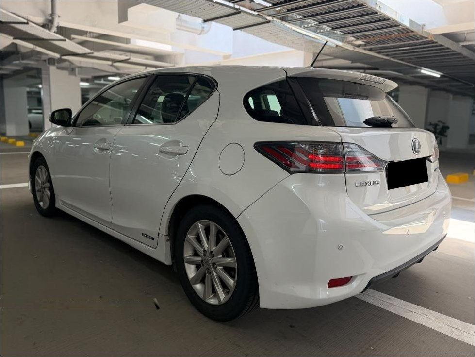 Lexus CT Hybrid CT200h Premium (COE till 07/2031) photo 3