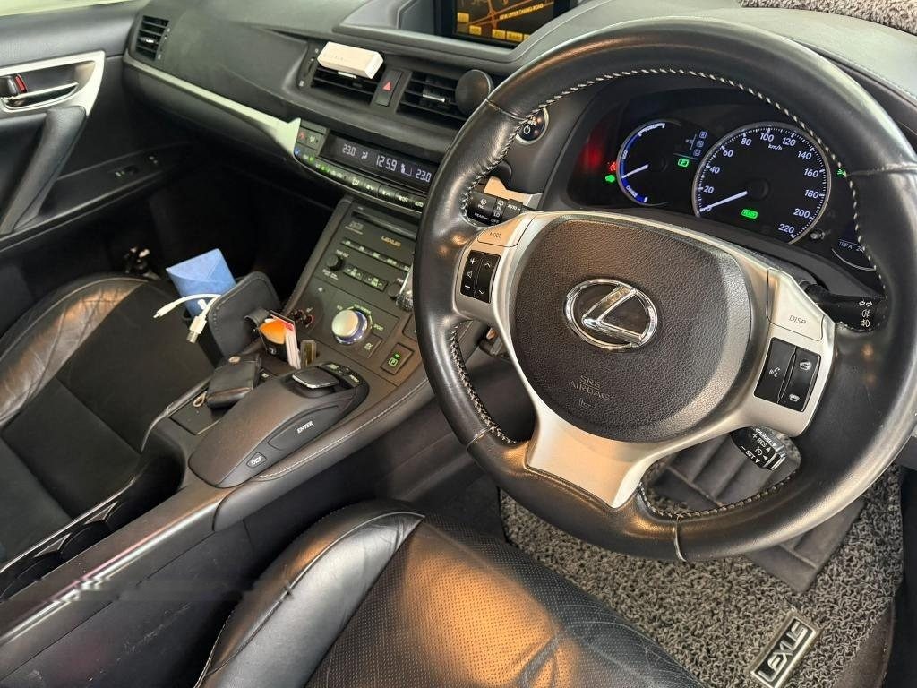 Lexus CT Hybrid CT200h Premium (COE till 07/2031) photo 6