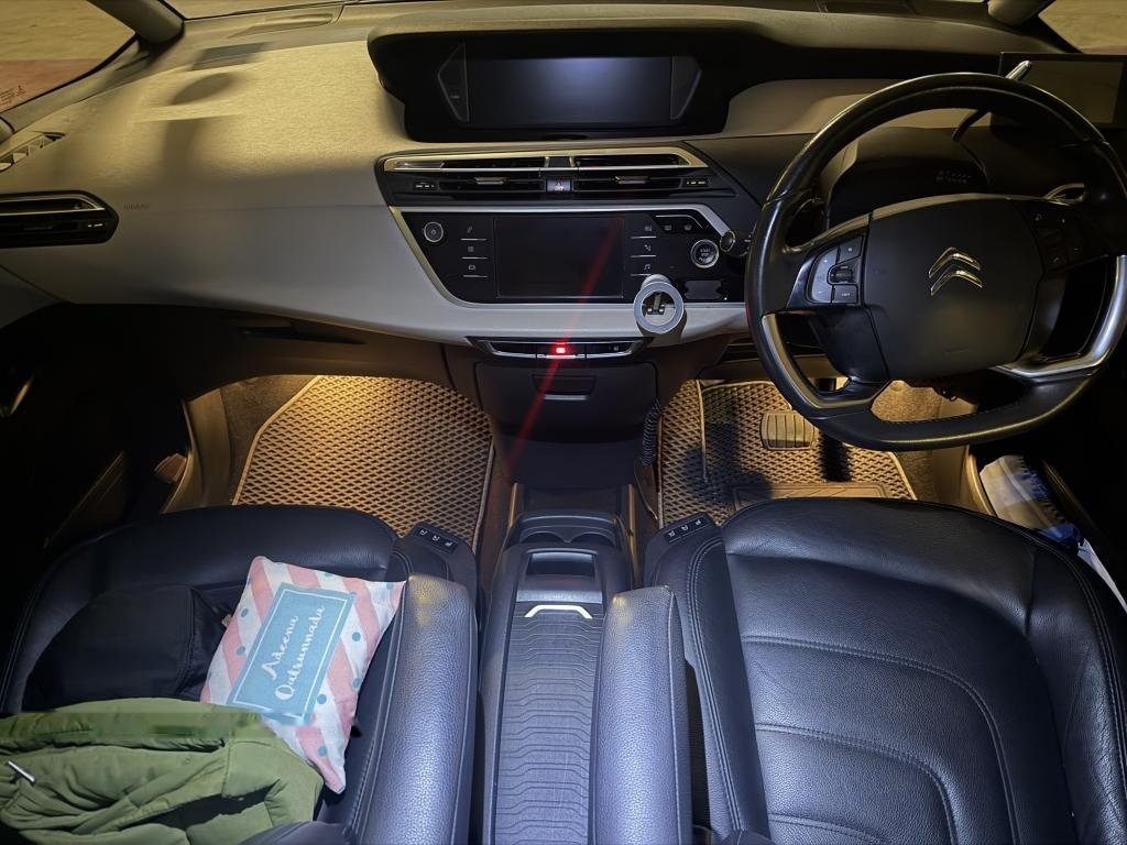Citroen Grand C4 Picasso 1.6A THP Panoramic Roof photo 5