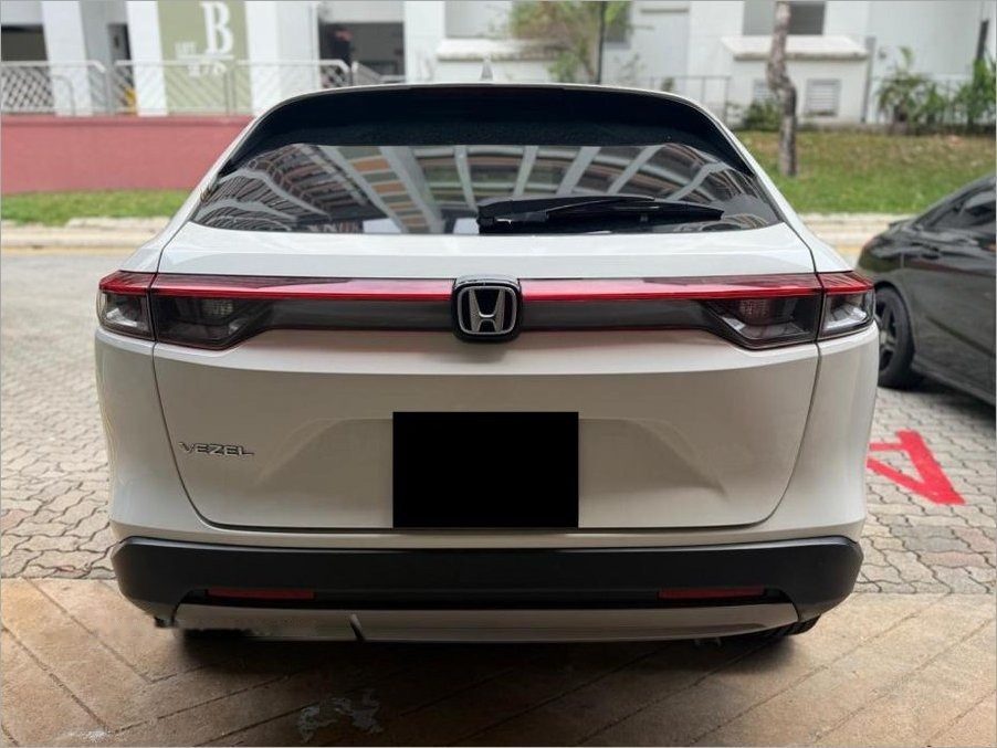 Honda Vezel 1.5A G photo 4