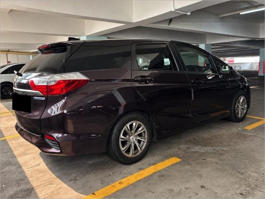 Honda Shuttle Hybrid 1.5A X photo 3