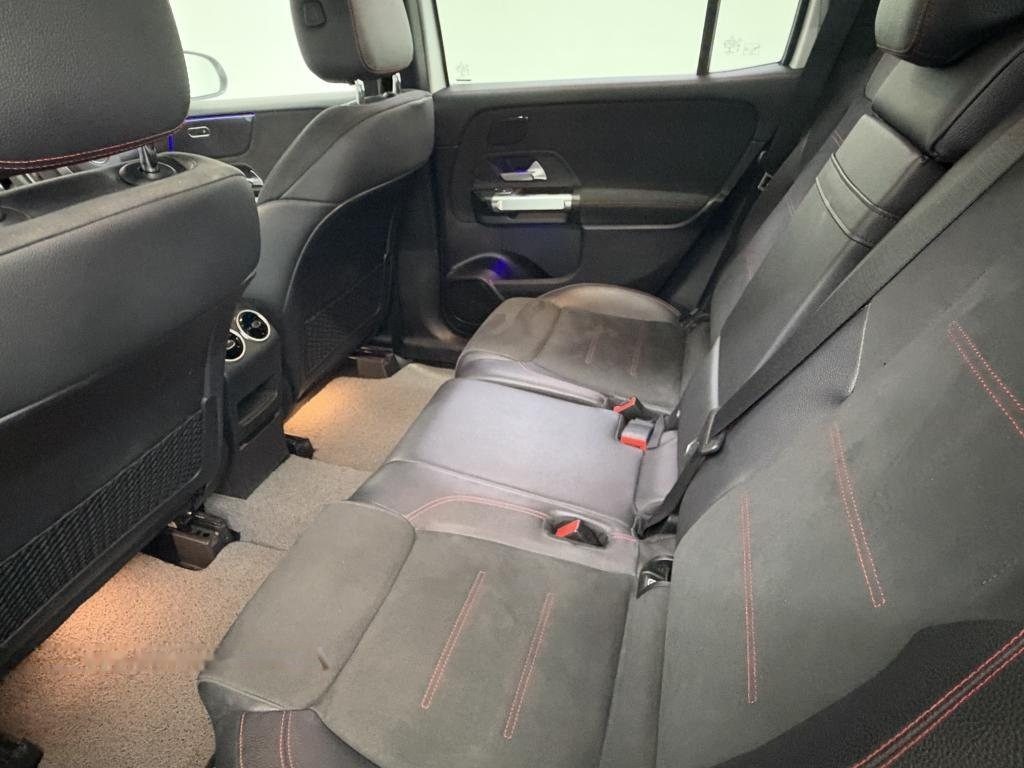 Mercedes-Benz GLB-Class GLB200 AMG Line Premium photo 6