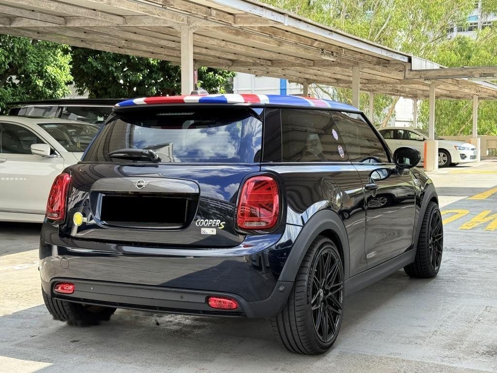 MINI Cooper Electric SE Sunroof photo 3