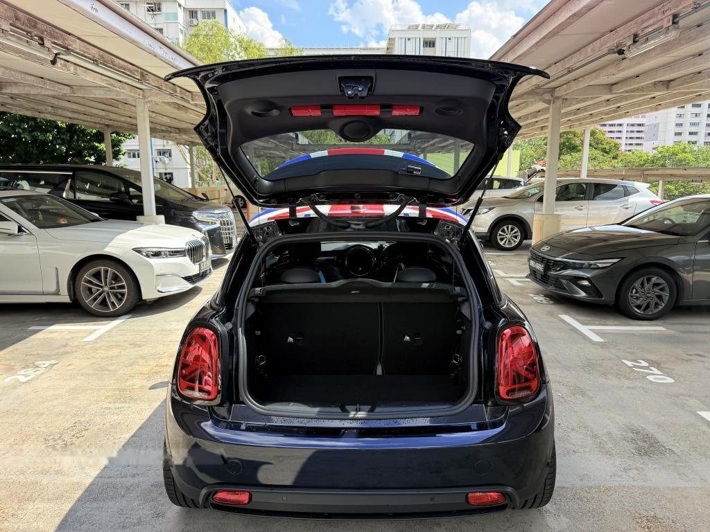 MINI Cooper Electric SE Sunroof photo 5