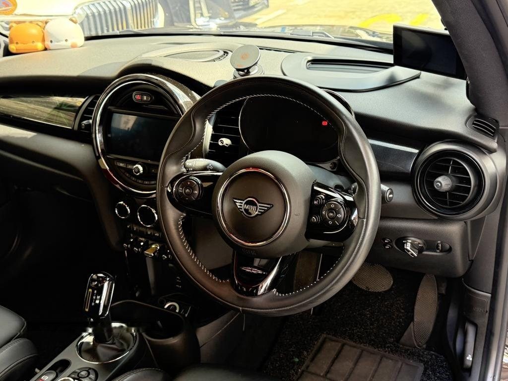 MINI Cooper Electric SE Sunroof photo 6