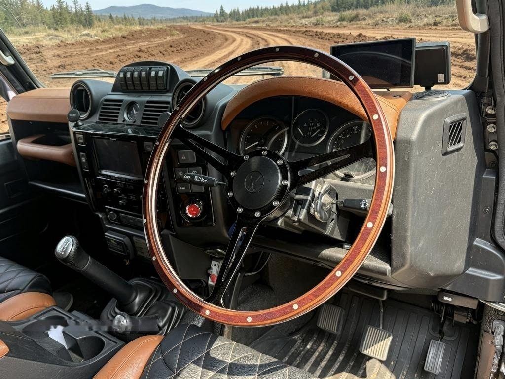 Land Rover Defender 110 Hardtop (COE till 07/2035) photo 7