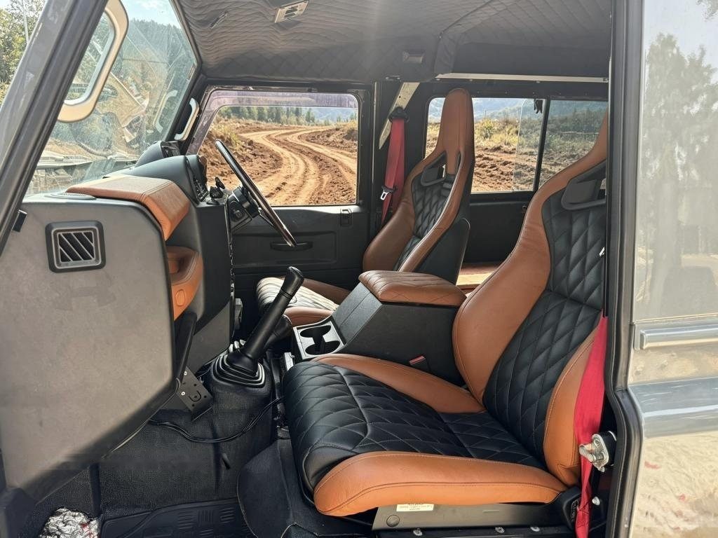 Land Rover Defender 110 Hardtop (COE till 07/2035) photo 9