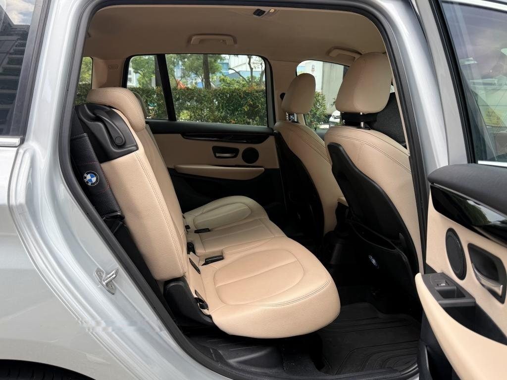 BMW 2 Series 216i Gran Tourer photo 9