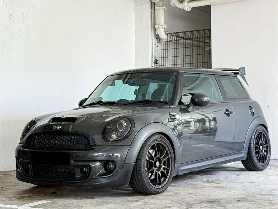 MINI Cooper S 1.6A Sunroof (COE till 12/2030) photo 1