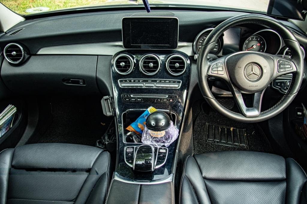 Mercedes-Benz C-Class C180 Avantgarde photo 6