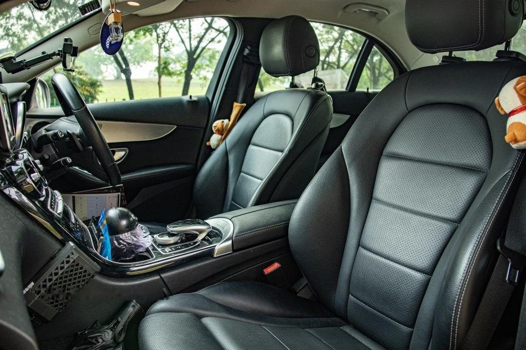 Mercedes-Benz C-Class C180 Avantgarde photo 7