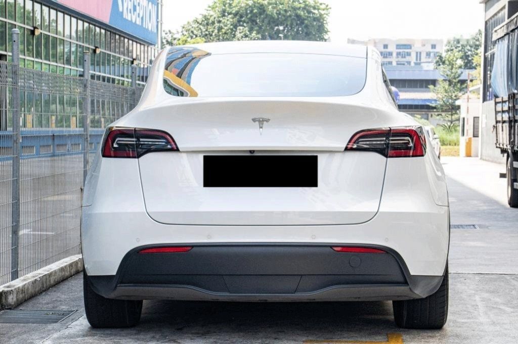 Tesla Model Y Electric RWD photo 4