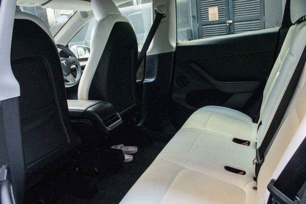 Tesla Model Y Electric RWD photo 7