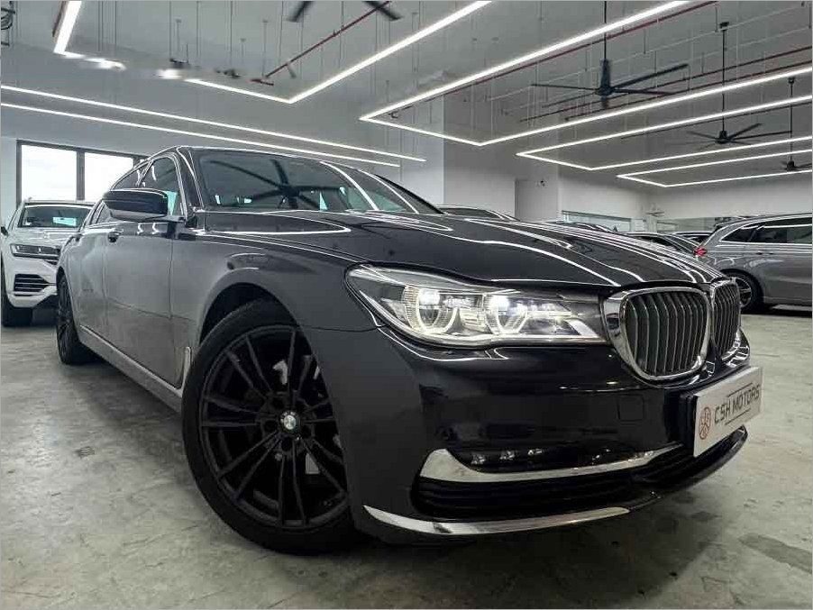 BMW 7 Series 730Li Sunroof photo 2