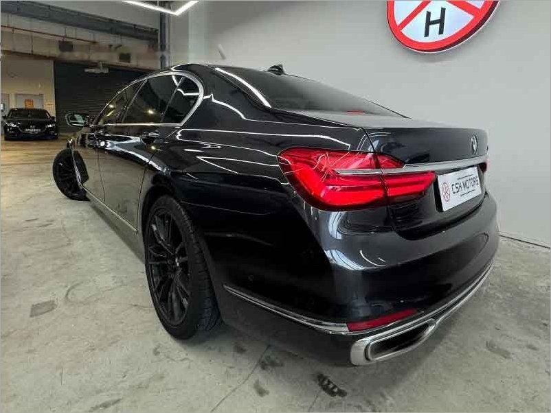 BMW 7 Series 730Li Sunroof photo 4