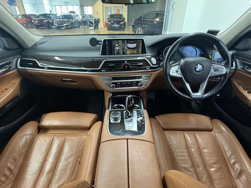 BMW 7 Series 730Li Sunroof photo 5