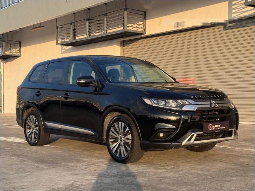 Mitsubishi Outlander 2.0A photo 2