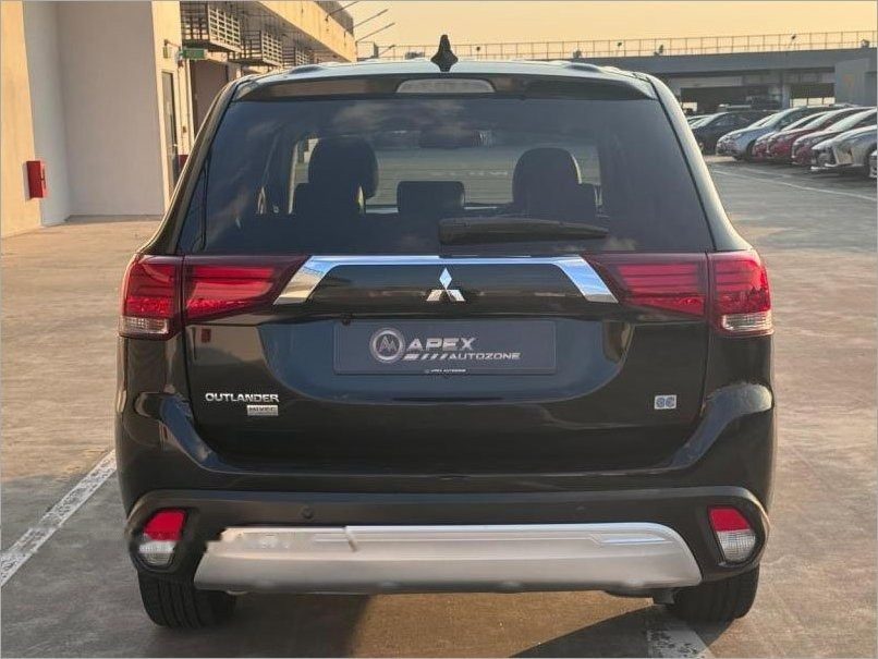 Mitsubishi Outlander 2.0A photo 5