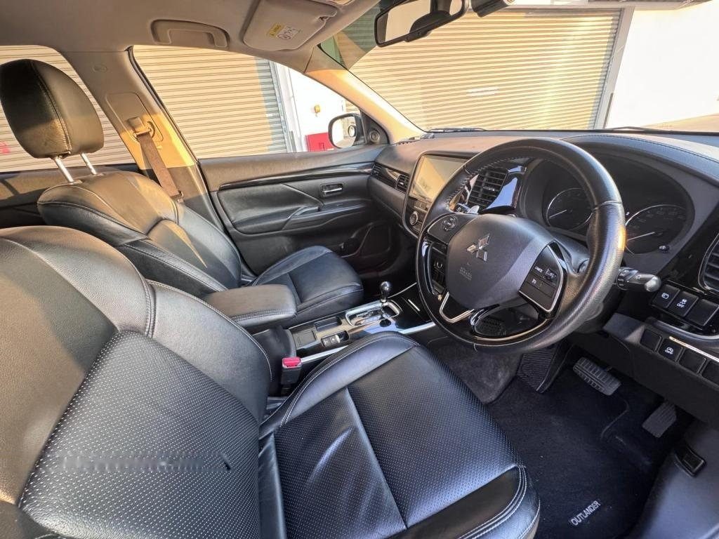 Mitsubishi Outlander 2.0A photo 6