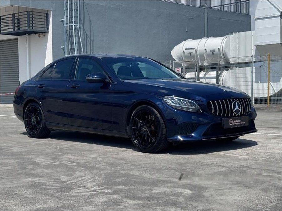 Mercedes-Benz C-Class C180 Avantgarde photo 2