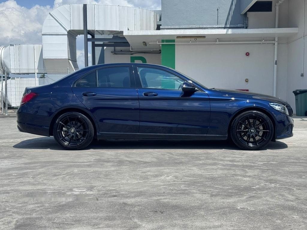 Mercedes-Benz C-Class C180 Avantgarde photo 3