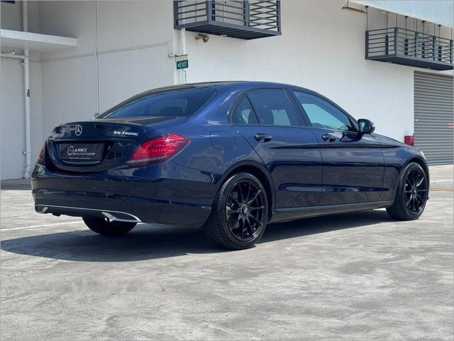 Mercedes-Benz C-Class C180 Avantgarde photo 4
