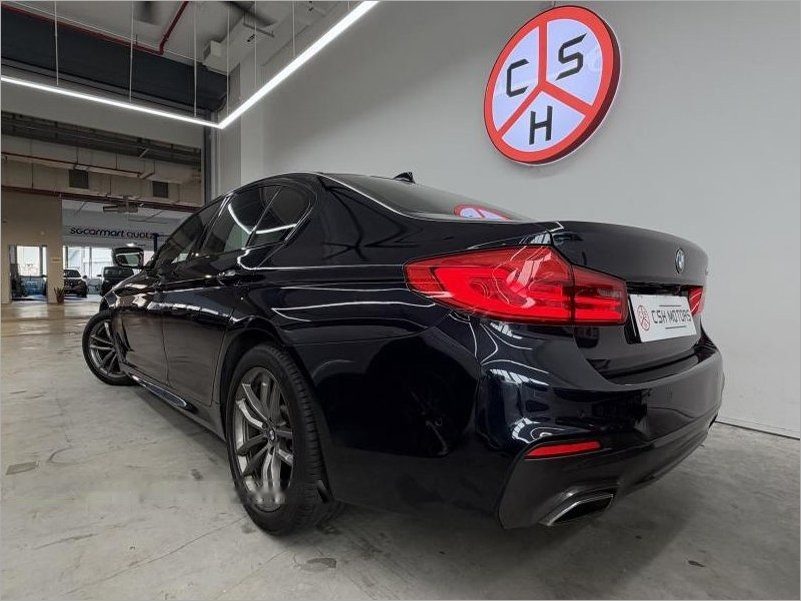 BMW 5 Series 520i M-Sport photo 4