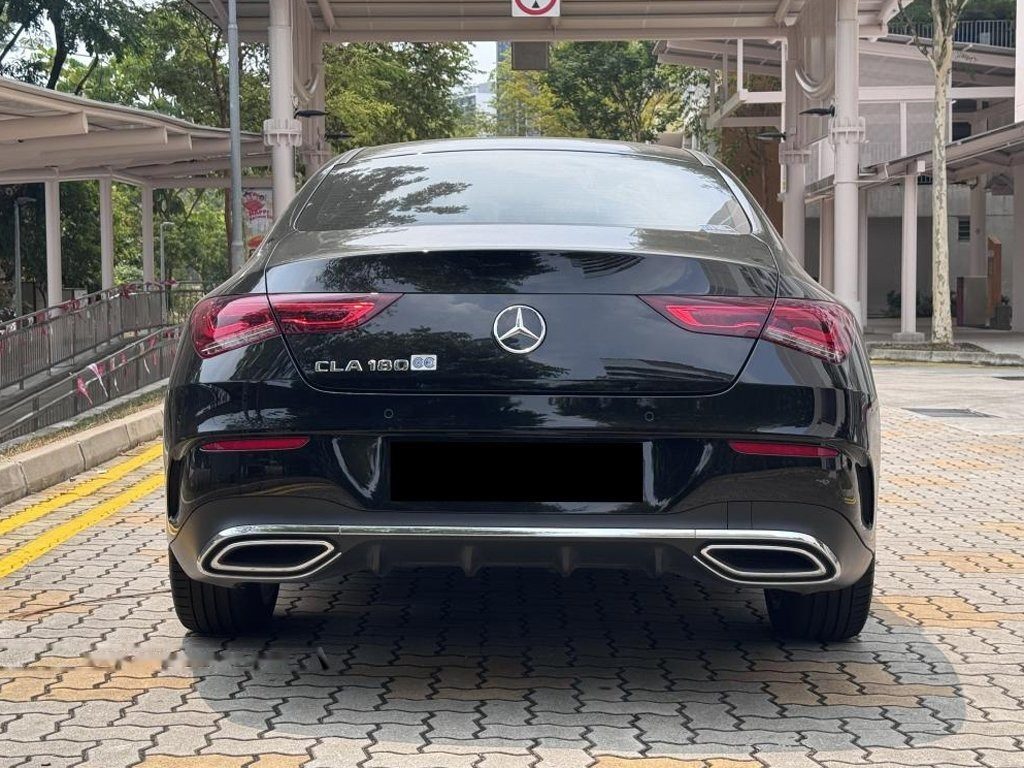 Mercedes-Benz CLA-Class CLA180 AMG Line photo 4