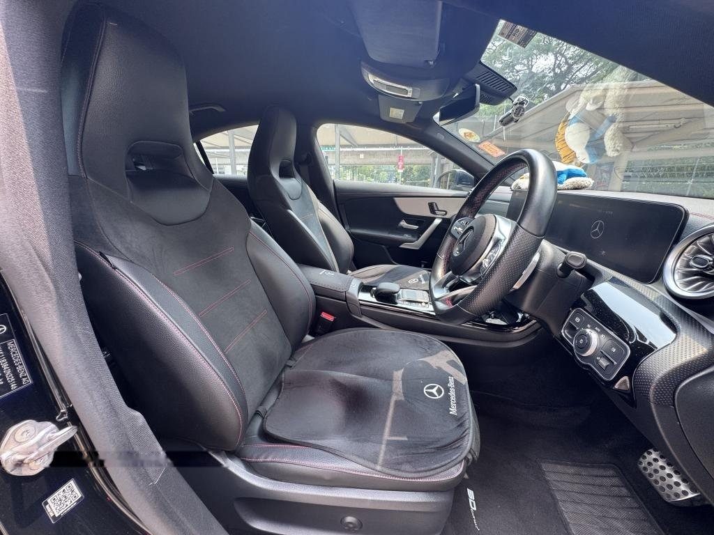 Mercedes-Benz CLA-Class CLA180 AMG Line photo 6
