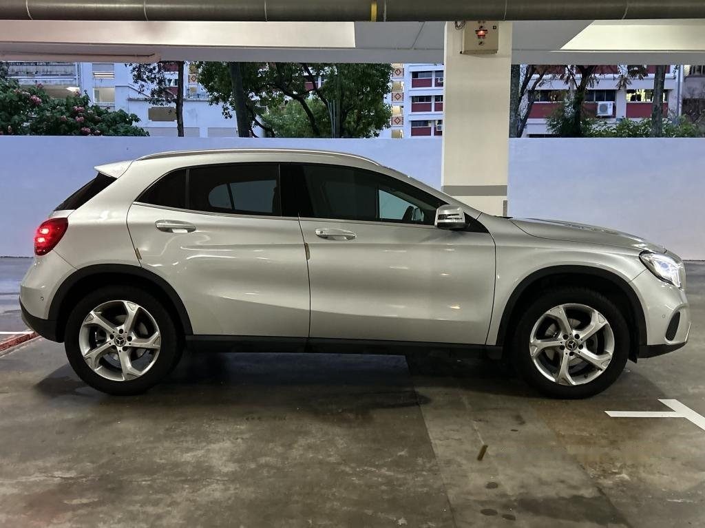 Mercedes-Benz GLA-Class GLA180 Urban Edition photo 3