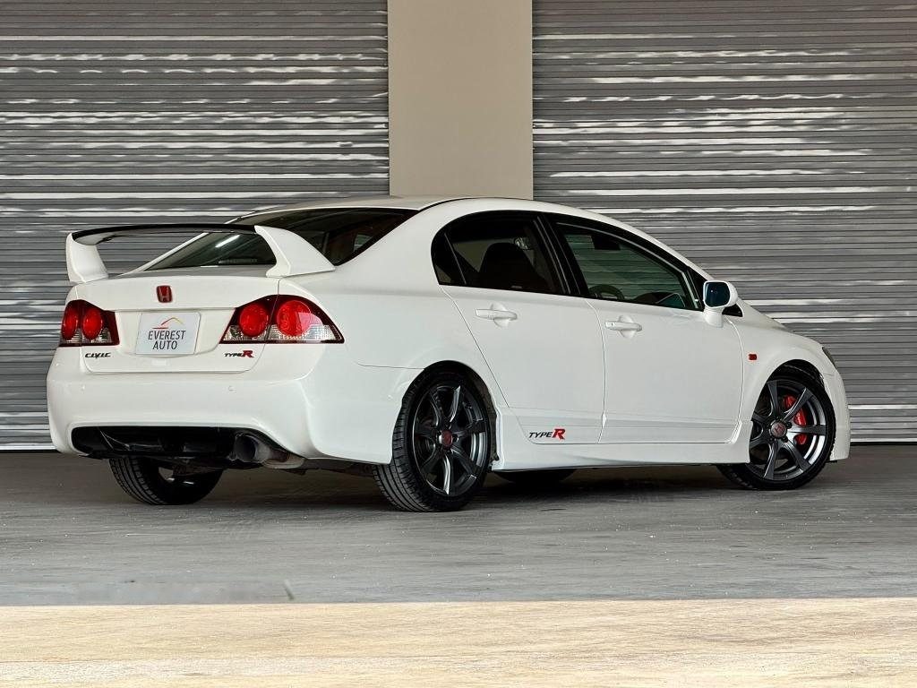 Honda Civic Type-R 2.0M (COE till 11/2027) photo 2