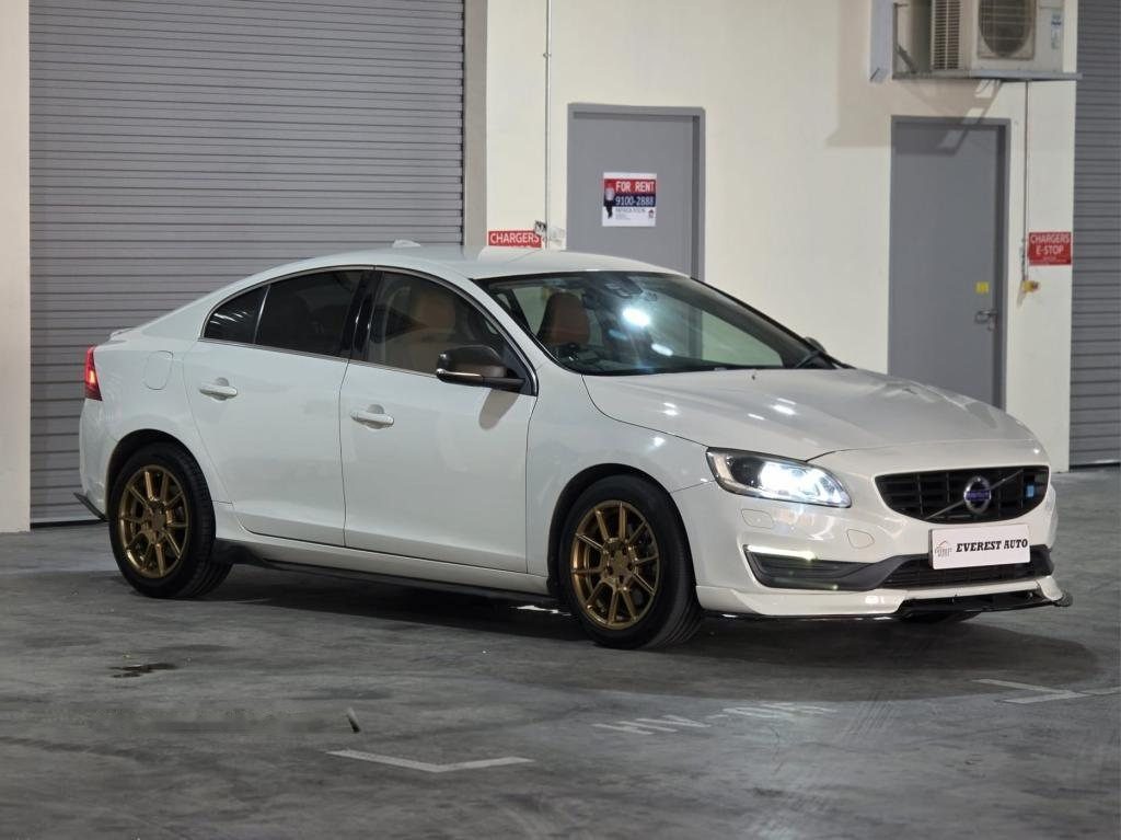 Volvo S60 T5 photo 2