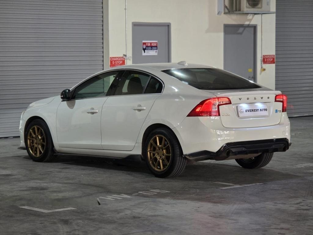 Volvo S60 T5 photo 4