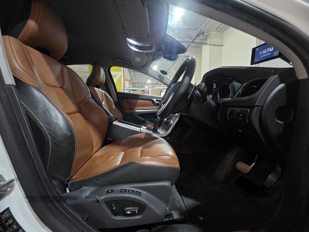 Volvo S60 T5 photo 7