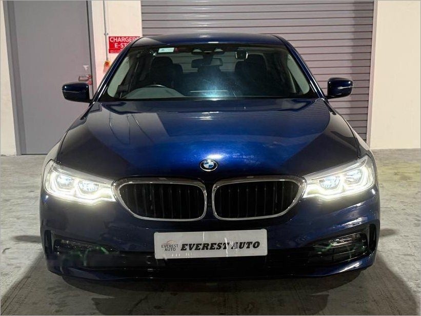 BMW 5 Series 520i photo 1
