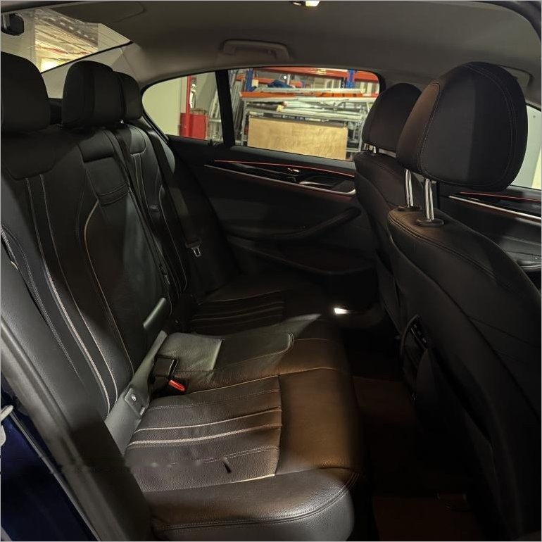 BMW 5 Series 520i photo 9