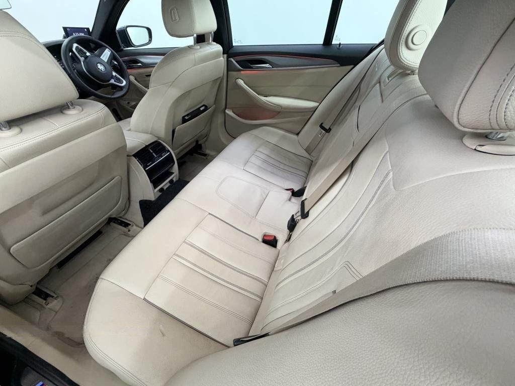 BMW 5 Series 520i M-Sport photo 6
