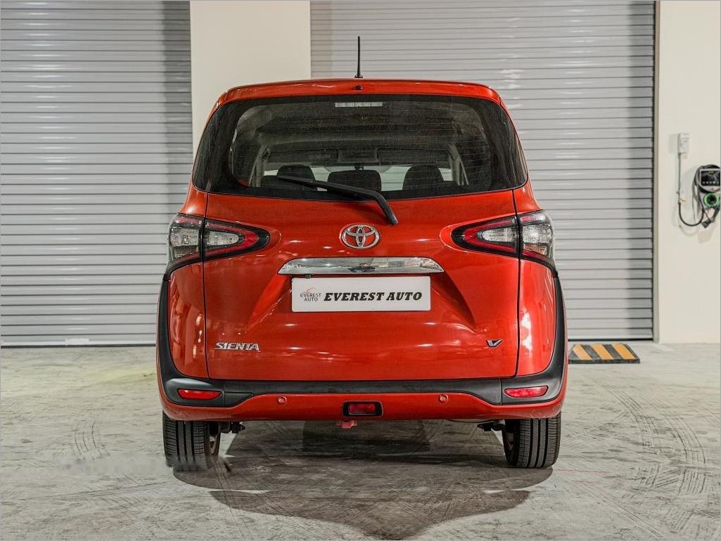 Toyota Sienta 1.5A Elegance photo 5