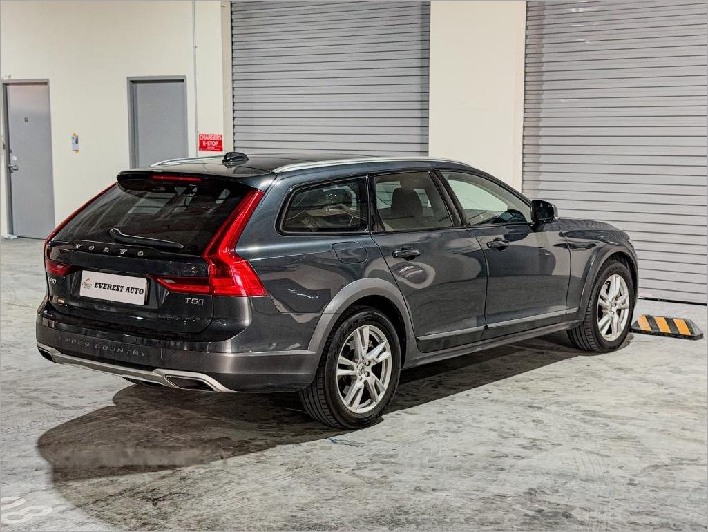Volvo V90 Cross Country T5 Momentum photo 5
