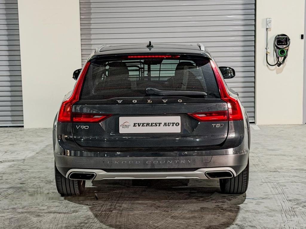 Volvo V90 Cross Country T5 Momentum photo 6