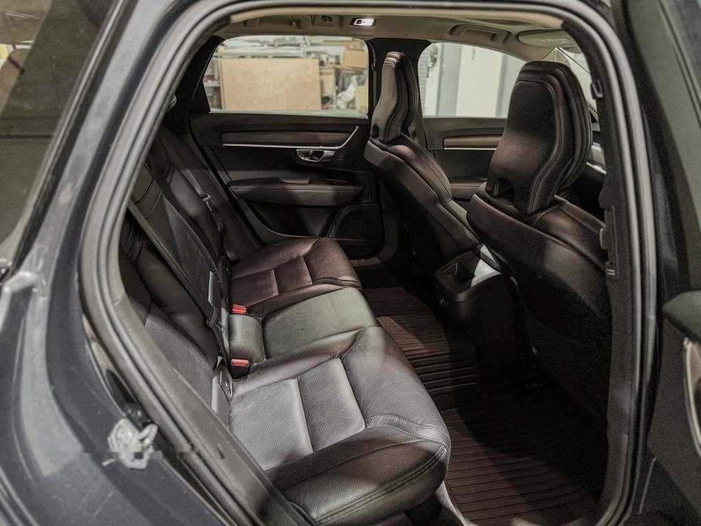 Volvo V90 Cross Country T5 Momentum photo 9